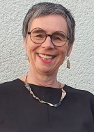 Portrait von Monika